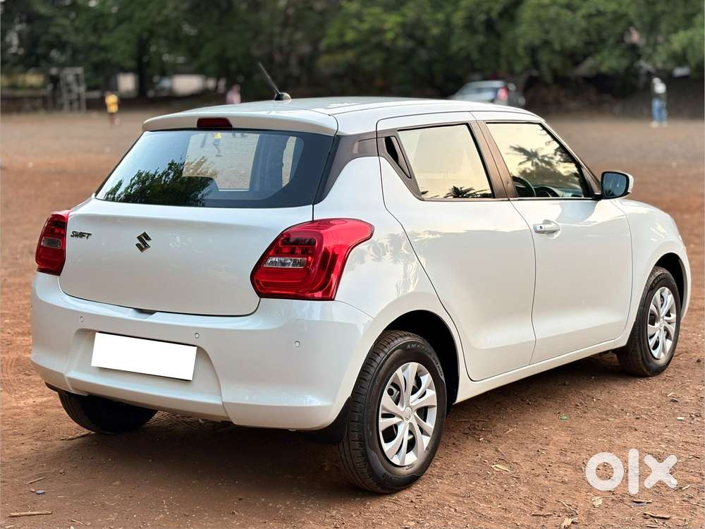 Maruti Suzuki Swift Vxi + Manual, 2024, Petrol