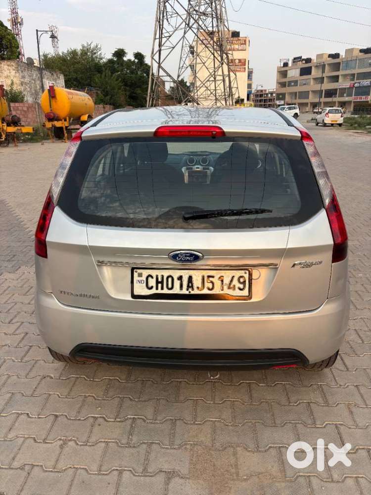 Ford Figo, 2011, Petrol