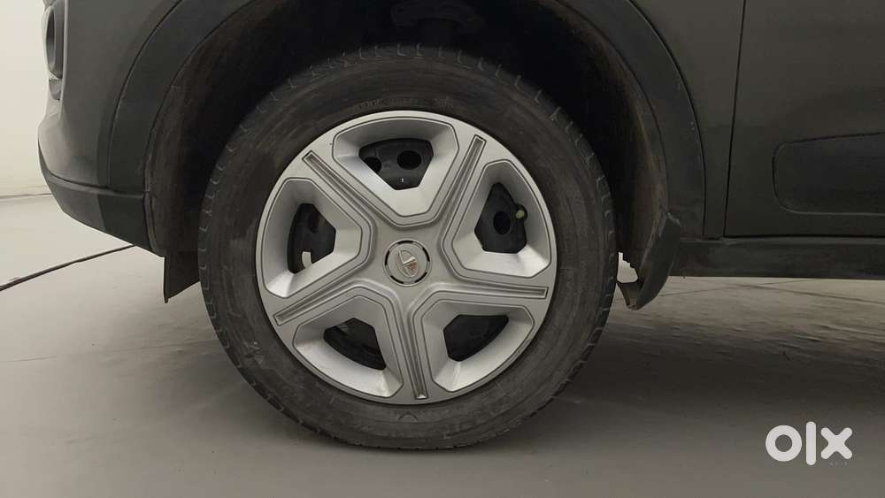 Tata Nexon 1.2 Revotron Xm (s), 2022, Petrol