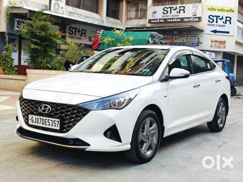 Hyundai Verna 1.5 Sx Ivt, 2022, Petrol