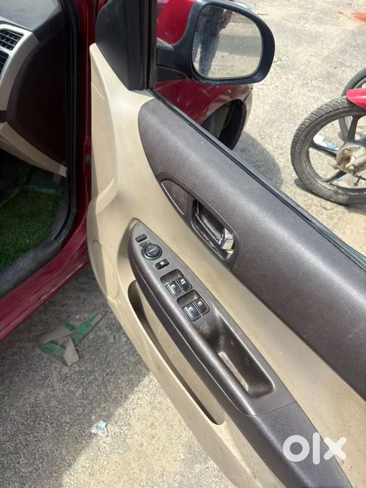Hyundai I20 Crdi Petrol 2010 Car