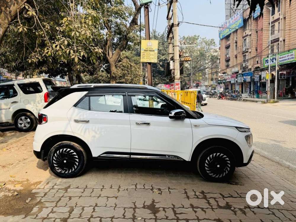 Hyundai Venue 1.2 S (o), 2022, Cng & Hybrids