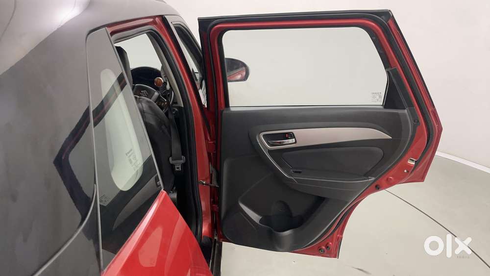 Maruti Suzuki Vitara Brezza Zdi+ Dual Tone Mt, 2016, Diesel