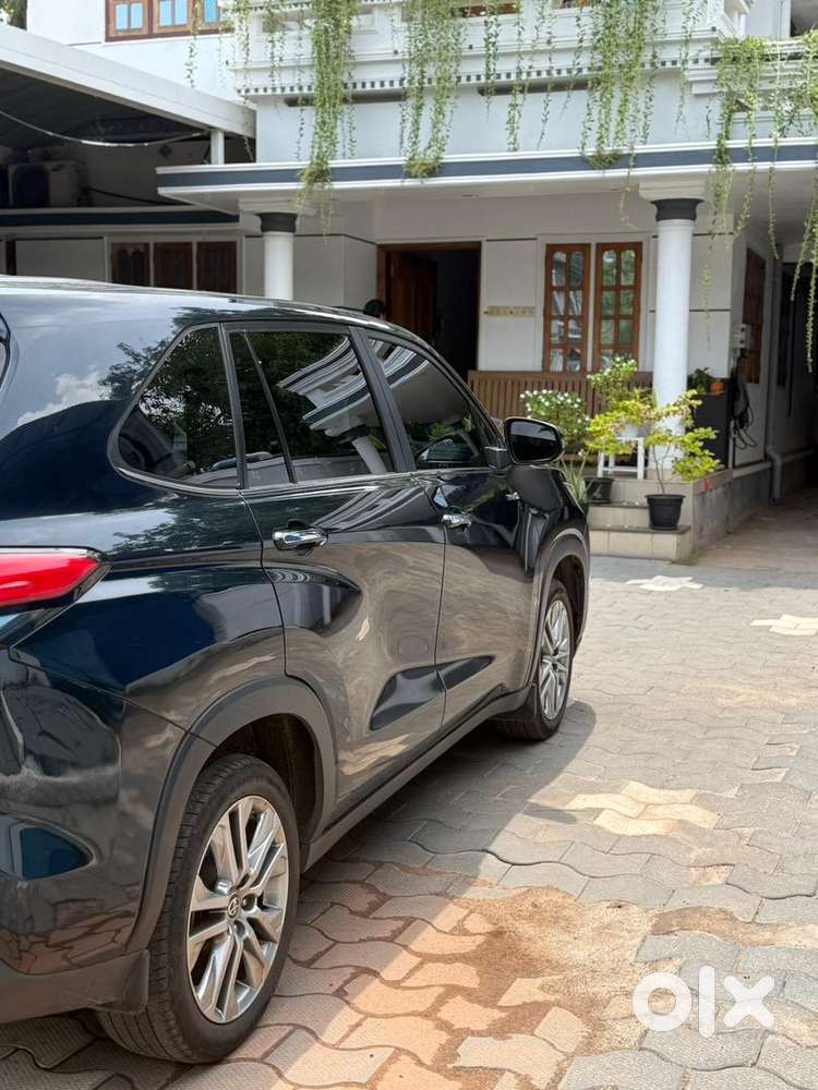 Toyota Innova Hycross 2023 Cng & Hybrids Well Maintained