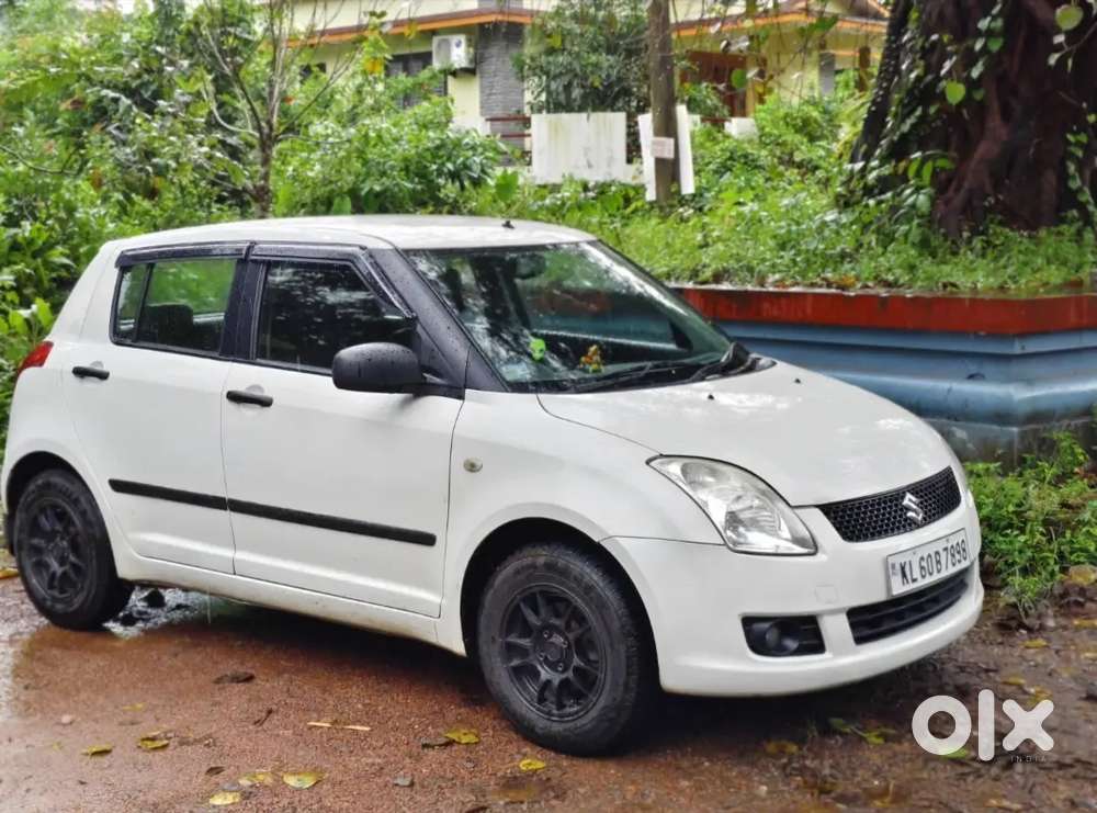 Maruti Suzuki Swift 2010 Petrol