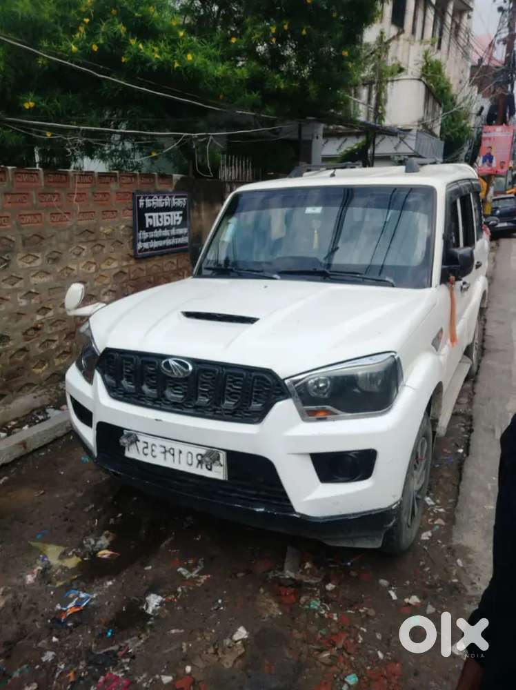 Mahindra Scorpio 2015