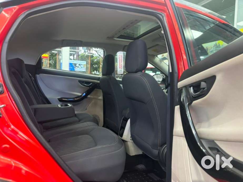 Tata Nexon 1.2 Revotron Xza Plus (o) Amt, 2022, Petrol