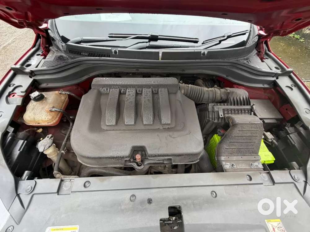 Mahindra Xuv700 2.0 Ax 7 Petrol At Str, 2023, Petrol