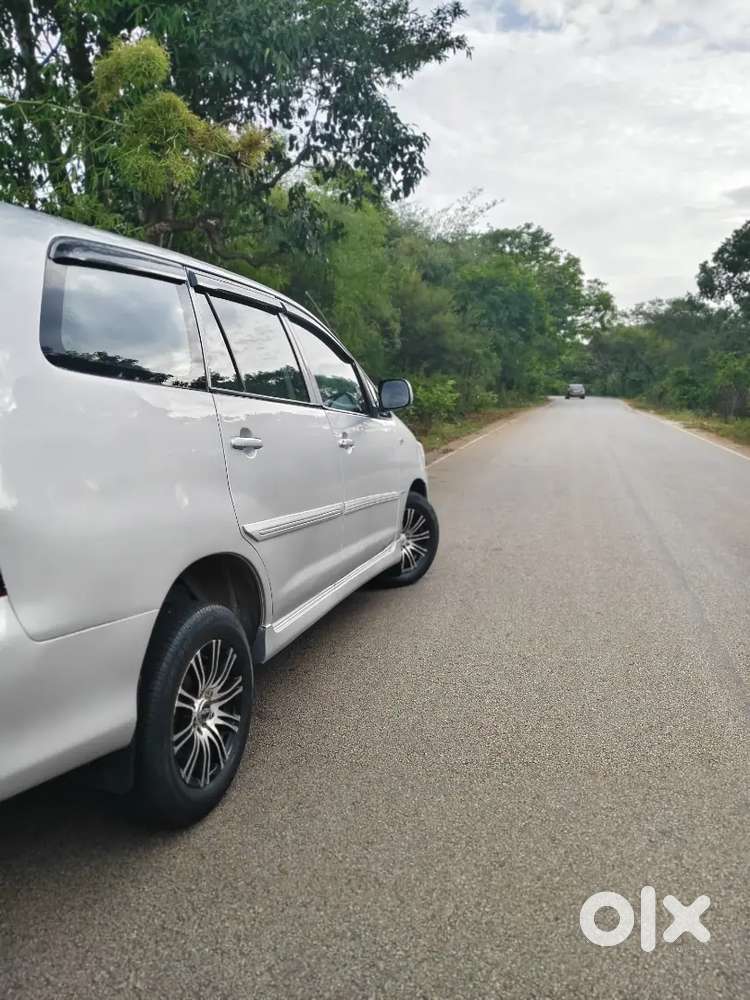 Toyota Innova 2.5g Bs4 2011