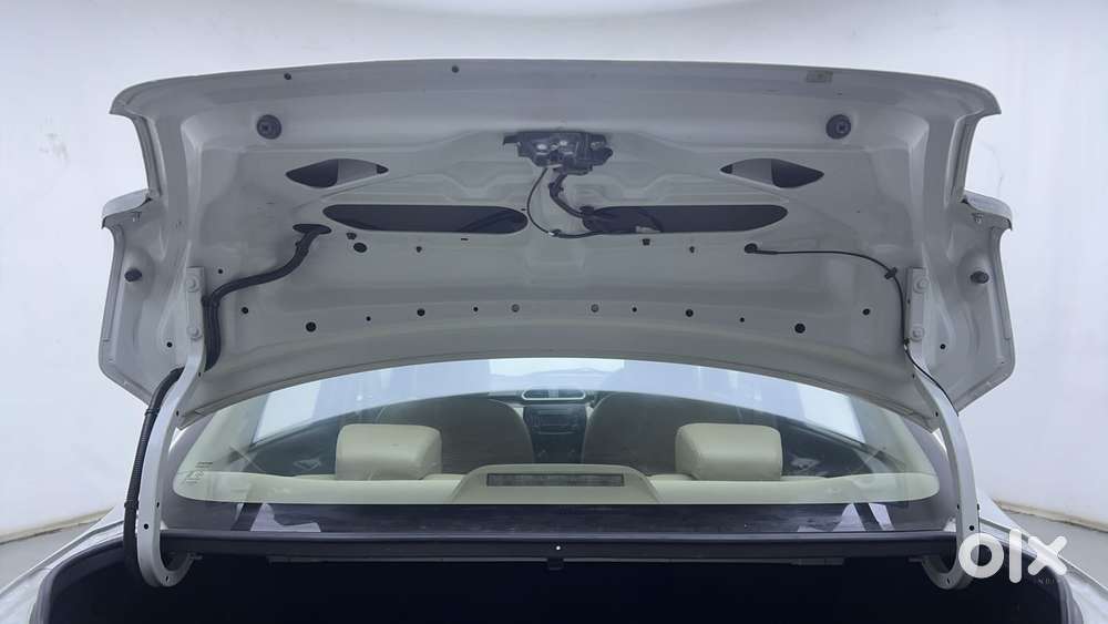 Maruti Suzuki Dzire 1.2 Vxi Amt, 2018, Petrol