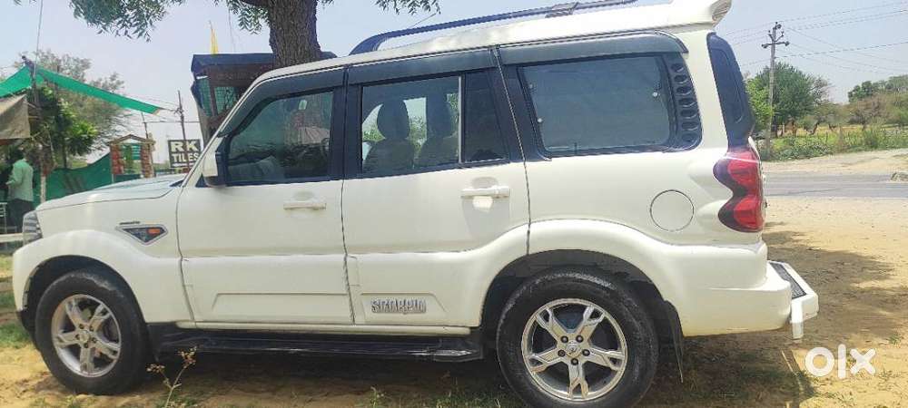 Mahindra Scorpio S10