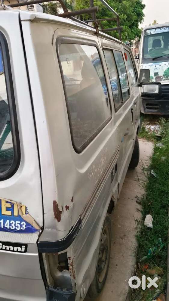 Maruti Suzuki Omni 2011 Silver Color 5 Str