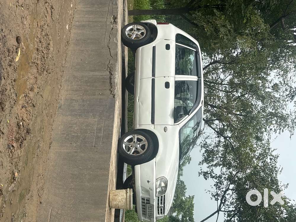 Zen Lxi 2005 Petrol White  Color