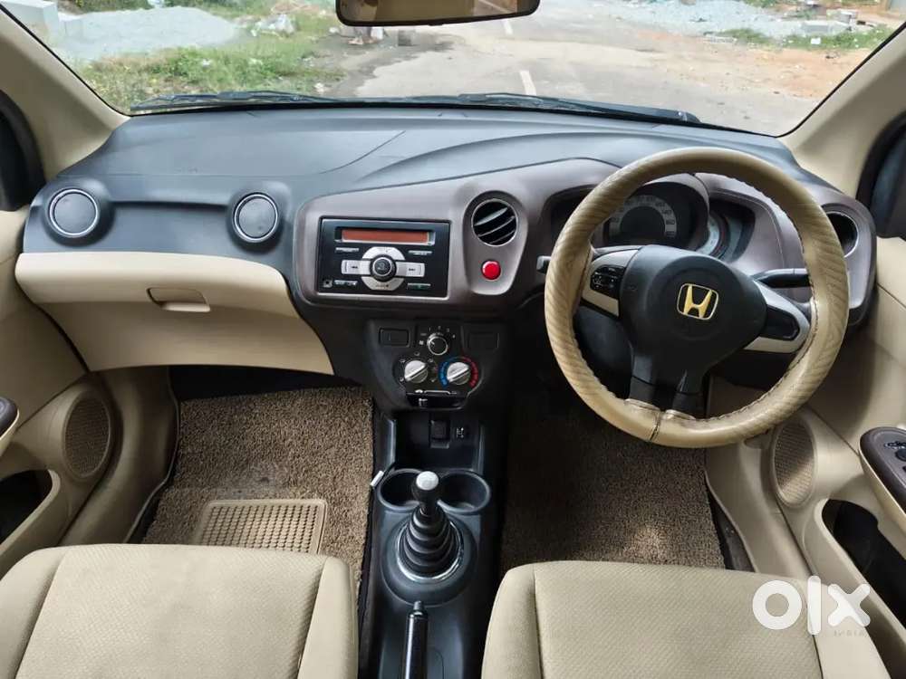 Honda Brio Mt 2012