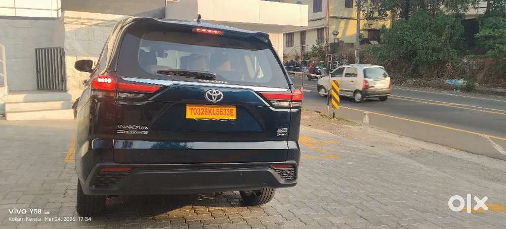 Toyota Innova Hycross 2026