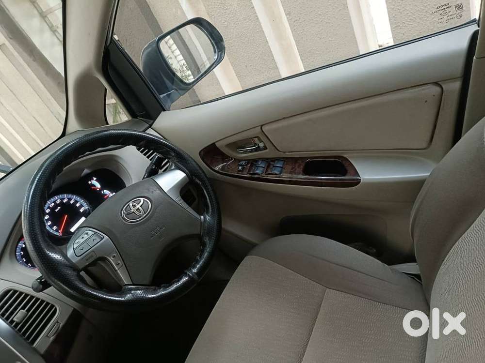 Toyota Innova 2.5 V 2015