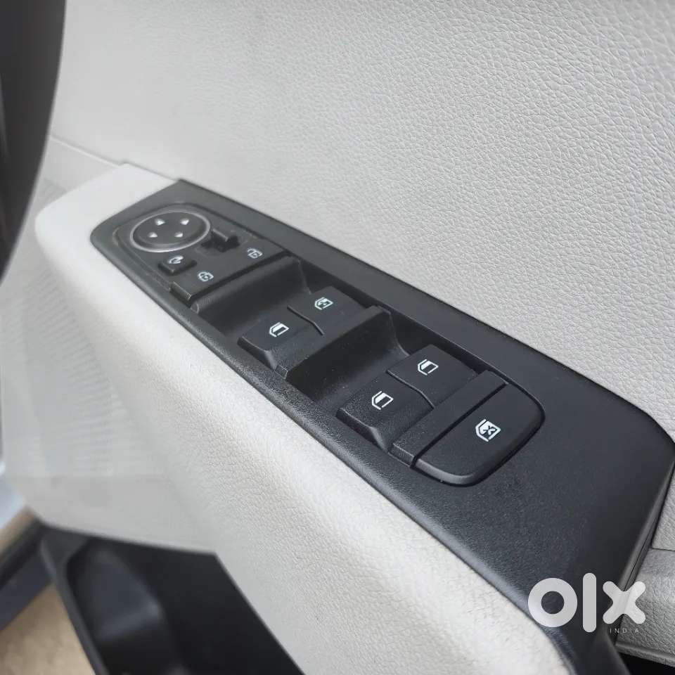 Kia Carens Prestige Plus Diesel, 2025, Petrol