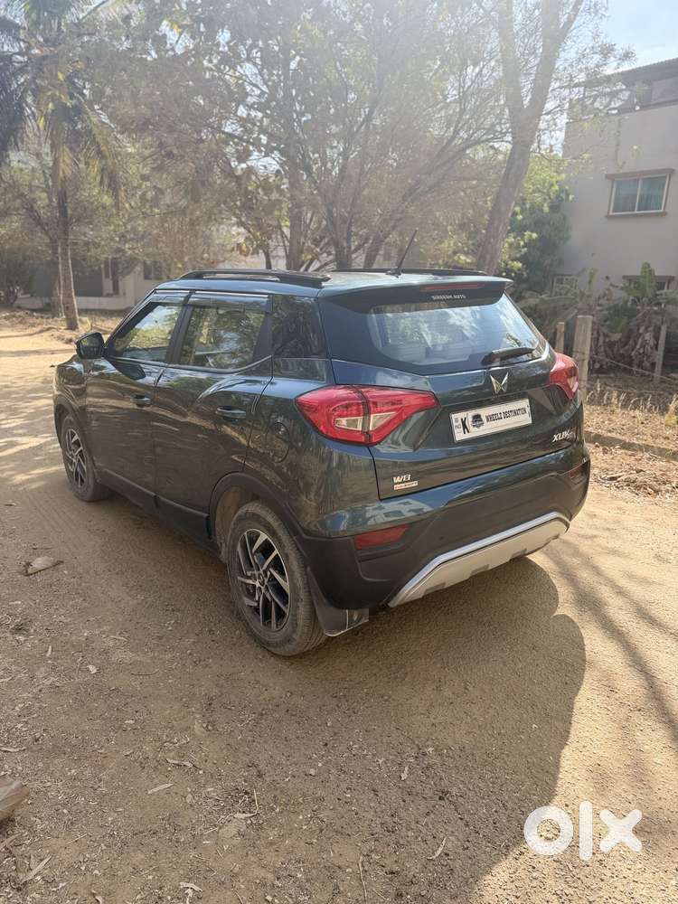 Mahindra Xuv300 1.2 W8 (o) Amt Petrol, 2023, Petrol