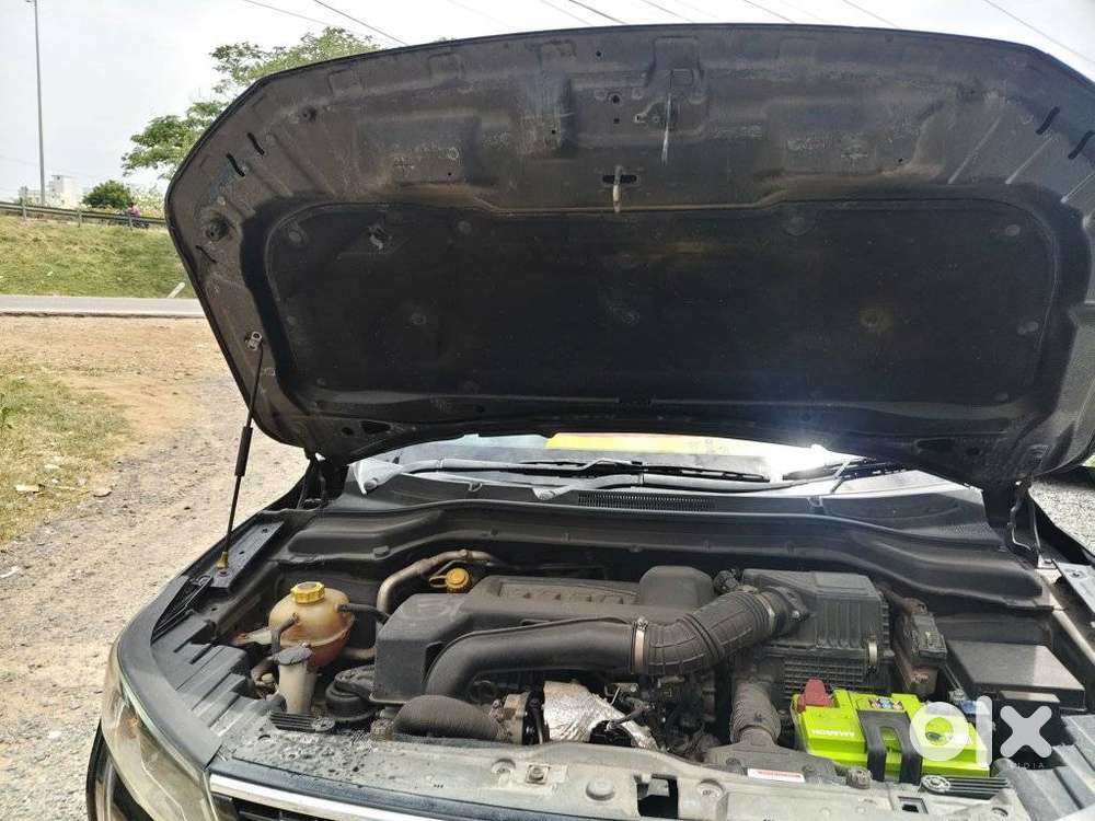 Mahindra Xuv300 W8 Option Dual Tone Diesel, 2023, Diesel