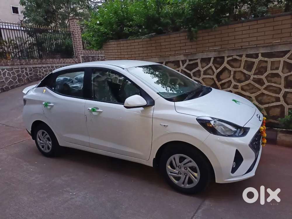 Hyundai Aura 2022 Cng & Hybrids Well Maintained