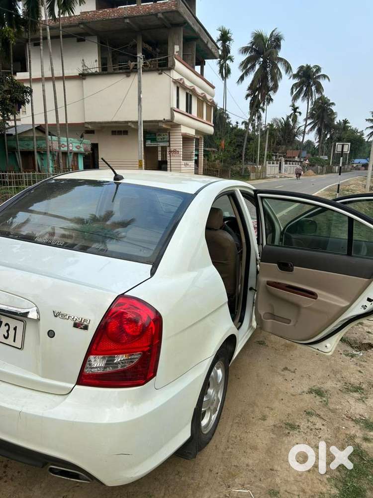 Hyundai Verna 2011 Petrol Well Maintained