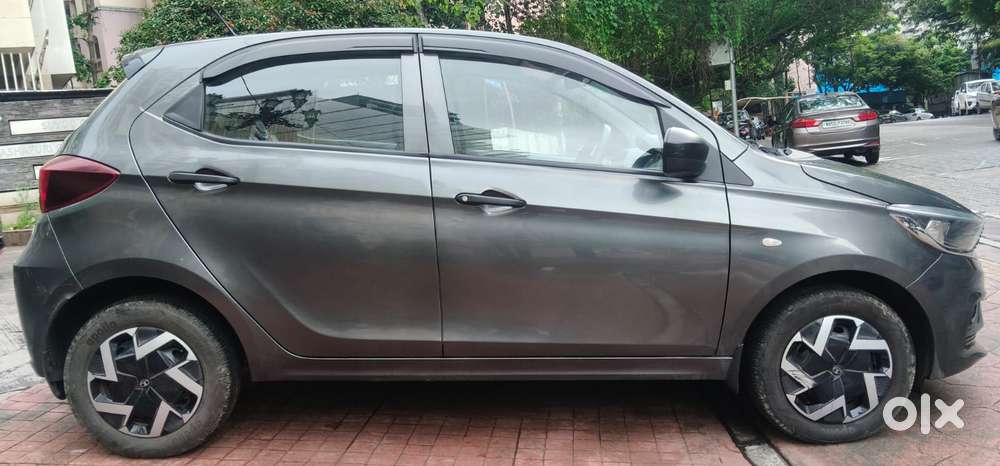 Tata Tiago 1.2 Revotron Xm Cng, 2025, Cng & Hybrids
