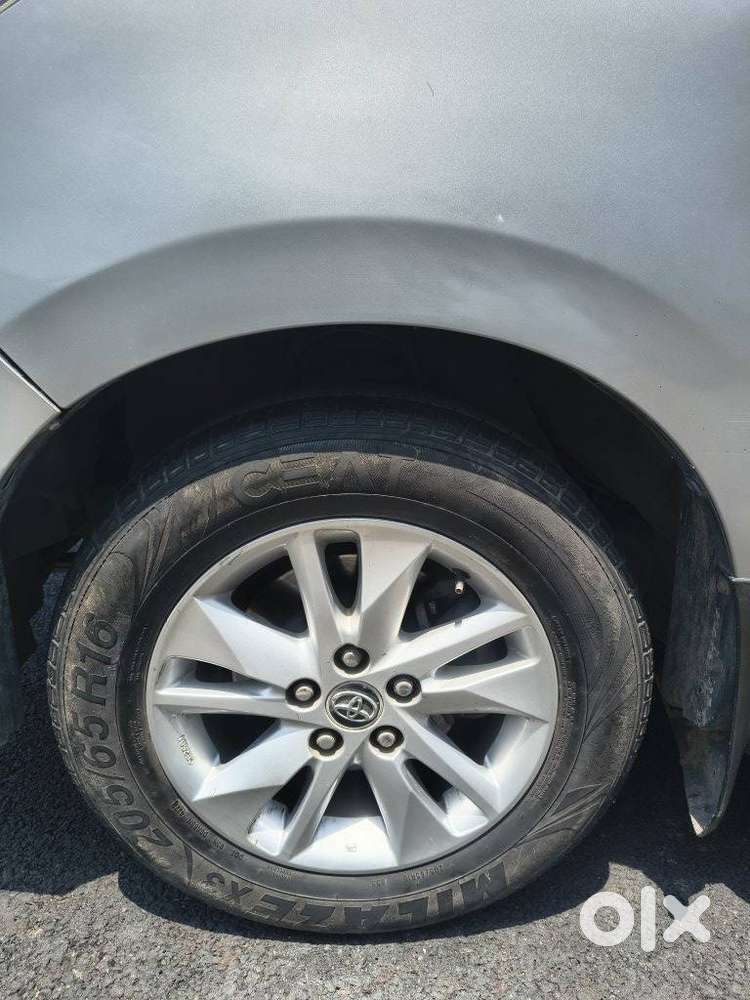 Toyota Innova Crysta 2.8 Gx At 7 Str, 2019, Petrol