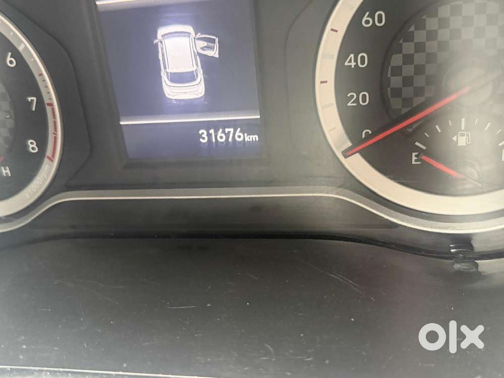 Tata Punch Accomplished Dazzle Mt Sunroof, 2024, Petrol