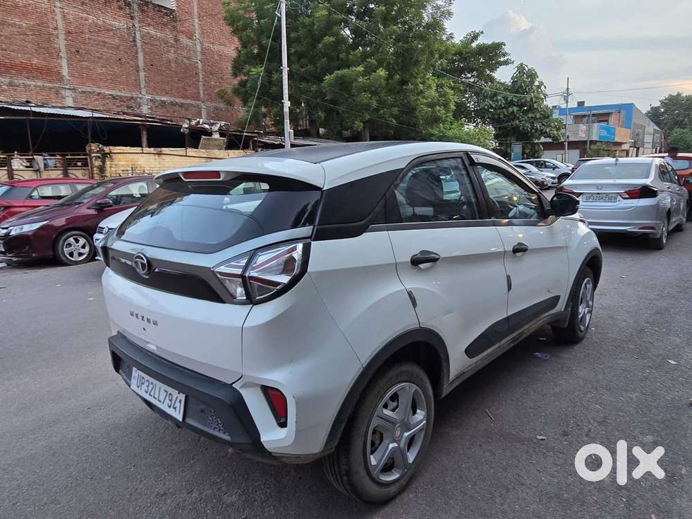 Tata Nexon 1.2 Revotron Xm (s), 2020, Cng & Hybrids