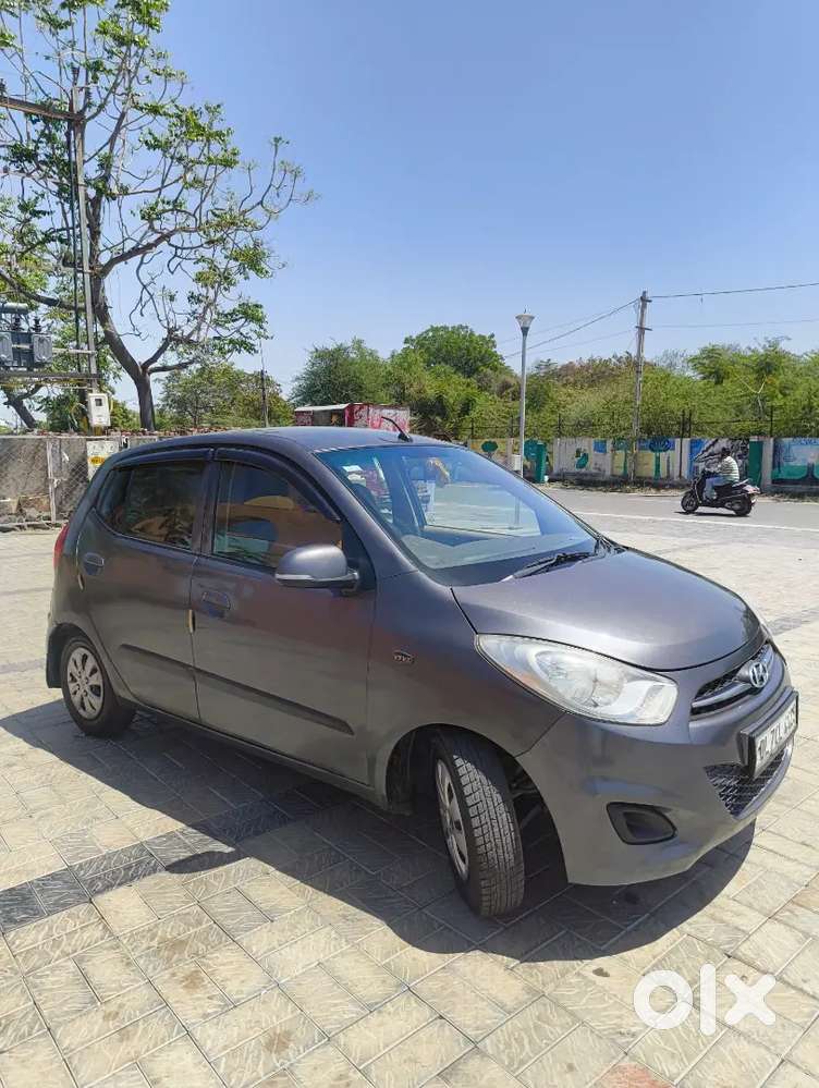 Urgent Sale: I10 Sportz 2011  82.5k Km  Clean & Maintained