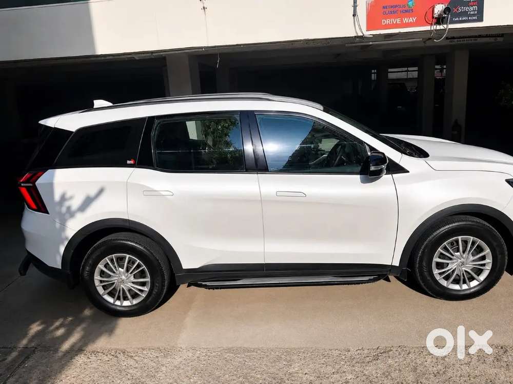 Mahindra Xuv700 Ax 2023