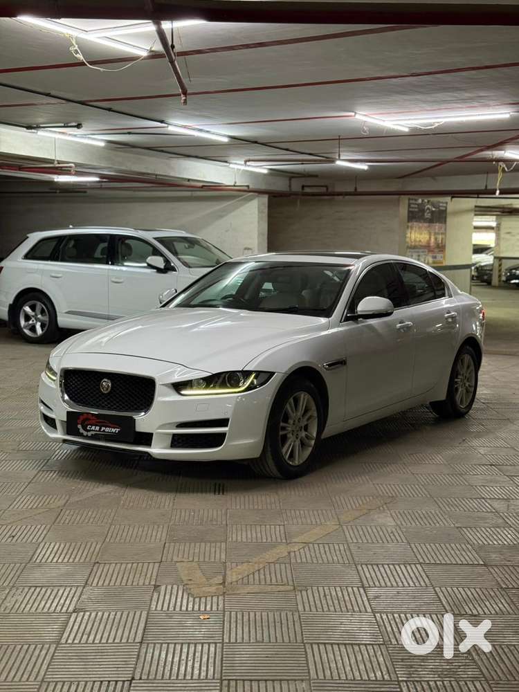 Jaguar Xe Portfolio, 2016, Petrol