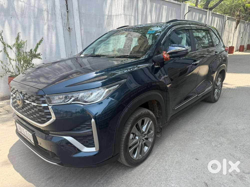 Toyota Innova Hycross 2025 Petrol Automatic