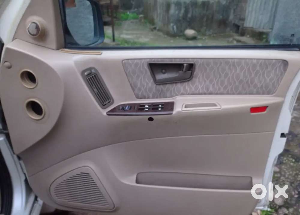 Tata Safari Dicor 2011