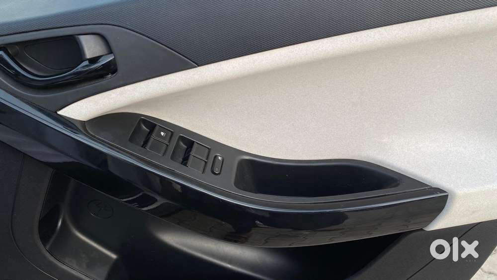 Tata Nexon Pure (s) 1.2 Petrol 6amt, 2024, Petrol