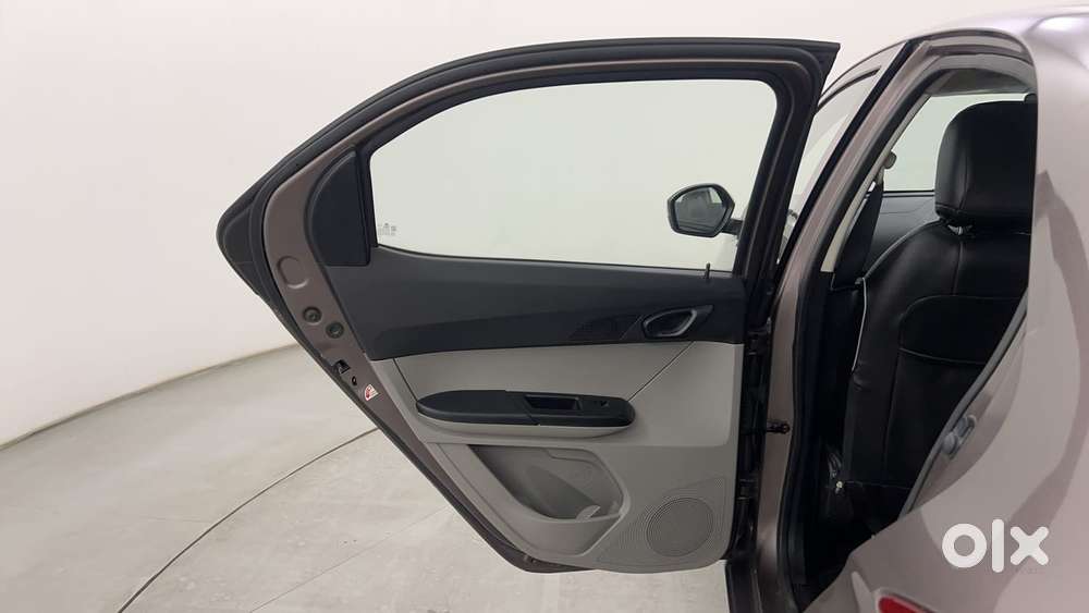 Tata Tiago Xza, 2019, Petrol