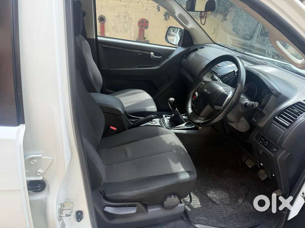 Isuzu D-max V-cross Z 4x4 Mt, 2022, Diesel