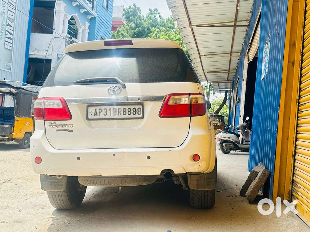 Toyota Fortuner 2011 Diesel Well Maintained