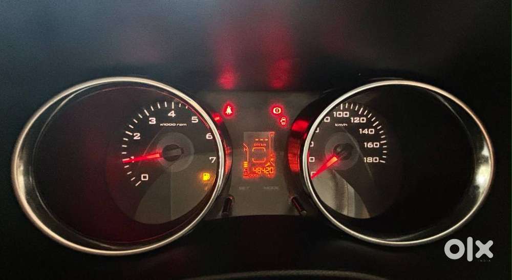 Mahindra Tuv 300 T10, 2018, Diesel
