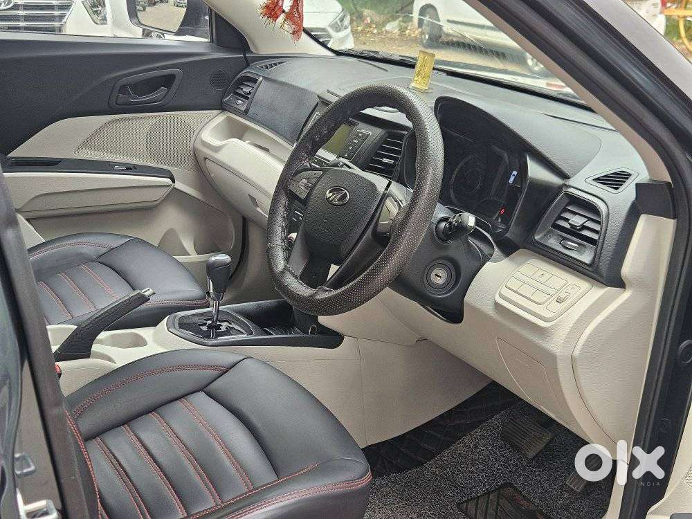 Mahindra Xuv300 1.2 W6 Amt Petrol, 2022, Petrol