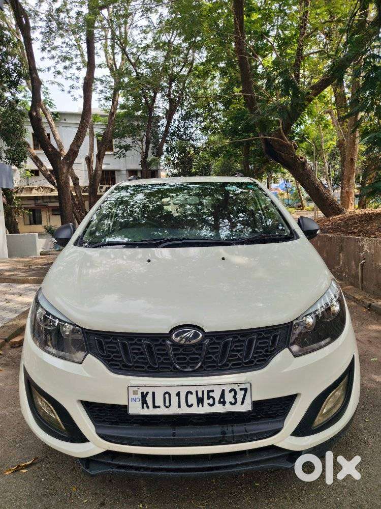 Mahindra Marazzo M2, 2023, Diesel