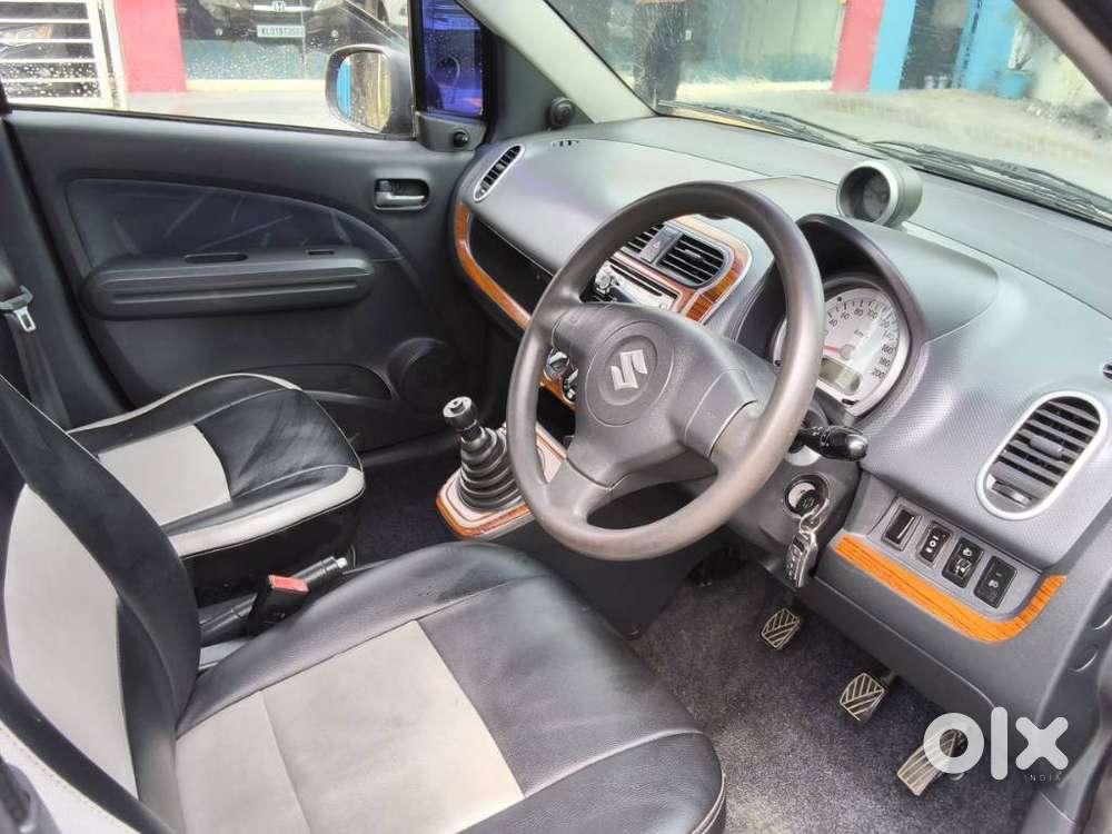 Maruti Suzuki Ritz Vxi, 2011, Petrol