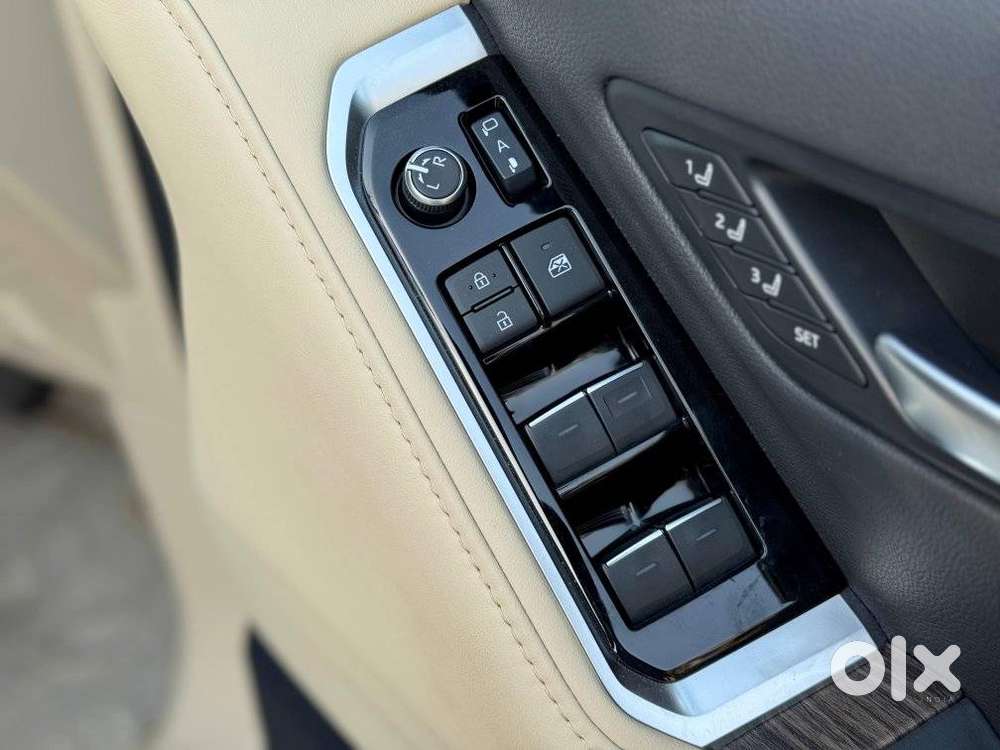 Toyota Land Cruiser Zx Petrol, 2025, Petrol