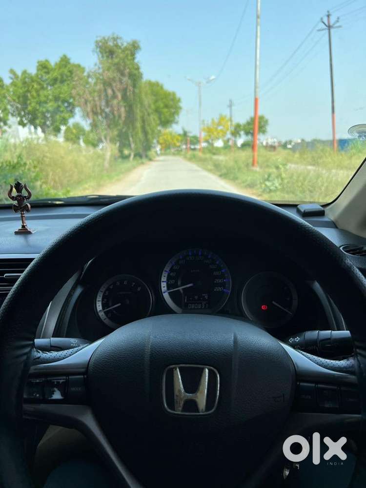 Honda Hybrid Car 2012