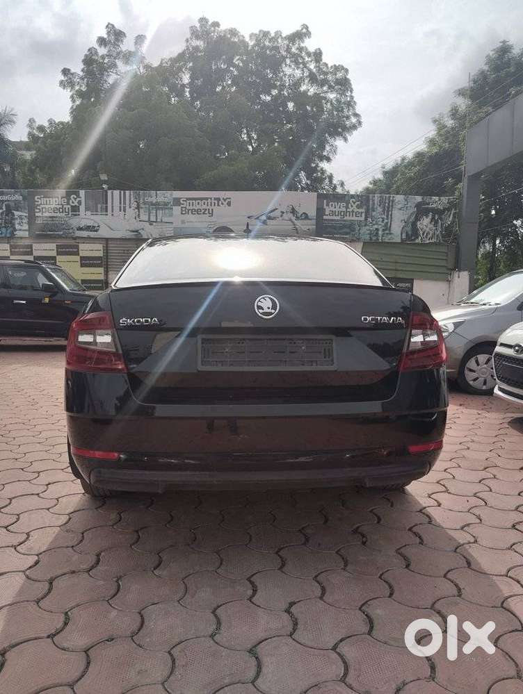 Skoda Octavia Elegance 1.8 Tsi At, 2018, Petrol