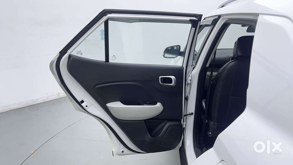 Hyundai Venue S (o) 1.0 Turbo Mt, 2023, Petrol