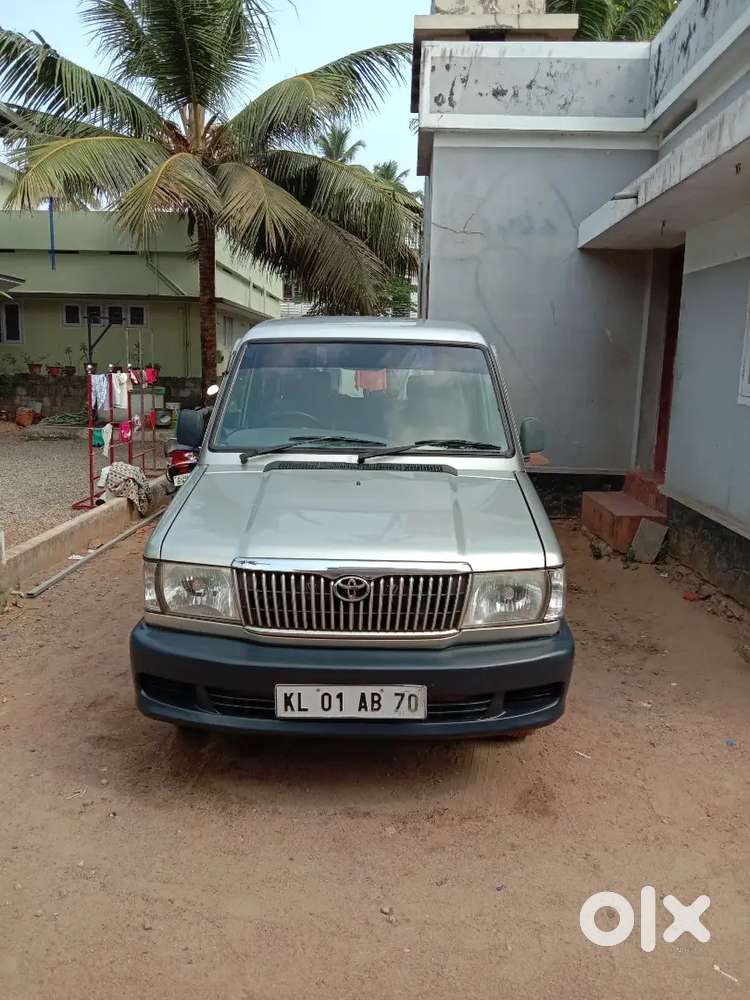 Toyota Qualis 2003 Diesel 225000 Km Driven