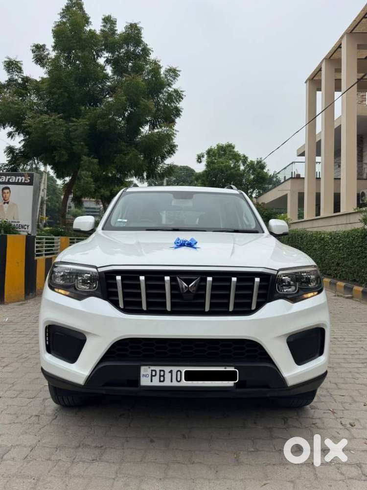 Mahindra Scorpio-n 2.0 Z4 Petrol Mt 7 Str, 2023, Petrol