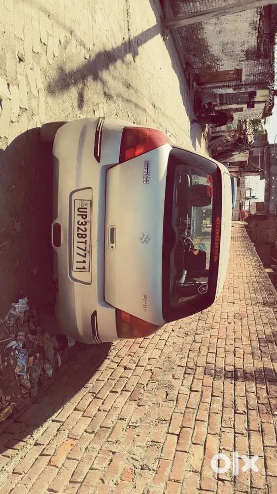 Maruti Suzuki Swift 2006 Cng & Hybrids 70000 Km Driven