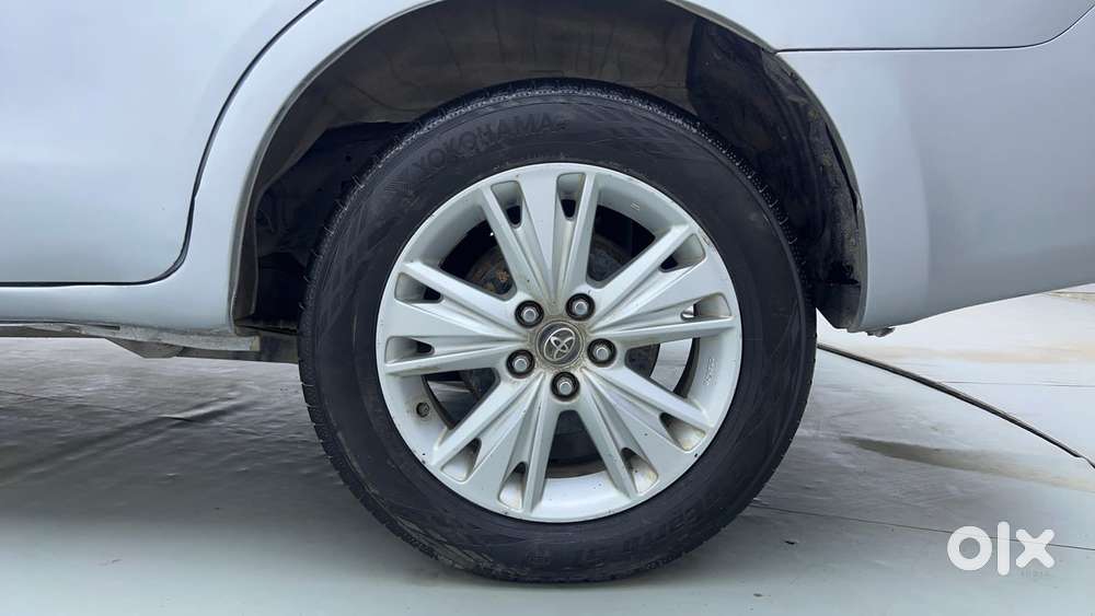 Toyota Innova Crysta 2.7 Zx At, 2016, Petrol